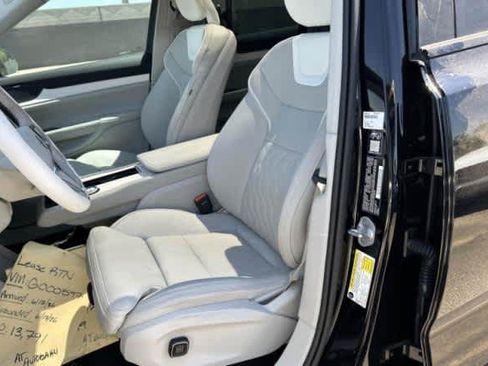 Used 2025 Volvo EX90 Ultra AWD/4WD image 2