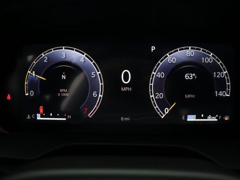 New 2025 Jeep Grand Cherokee Altitude image 4