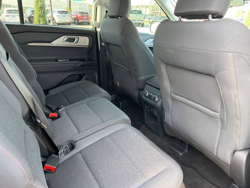 Used 2025 Ford Explorer Active image 13