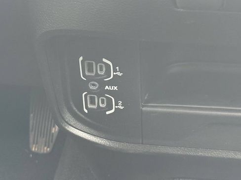 Used 2024 RAM 3500 Big Horn AWD/4WD image 6