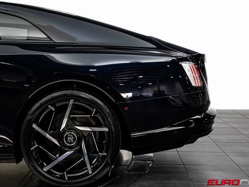 Used 2025 Rolls-Royce Spectre Black Badge image 14