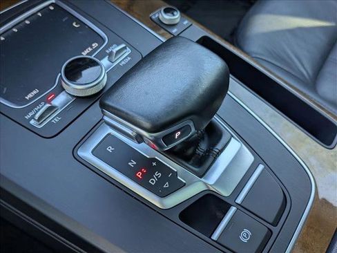 Used 2018 Audi Q5 2.0T Premium Plus w/ Premium Plus Package image 11