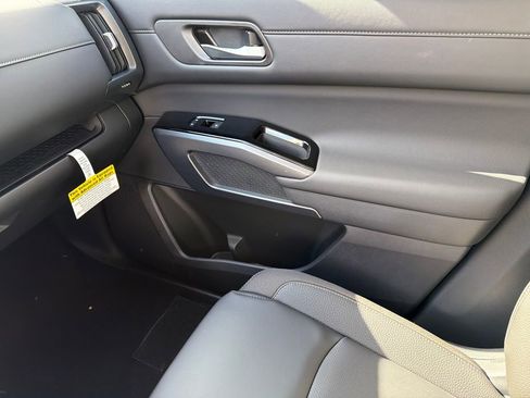 New 2026 Nissan Pathfinder SL image 27