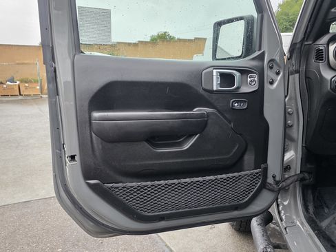 Certified 2021 Jeep Wrangler Sport S image 11