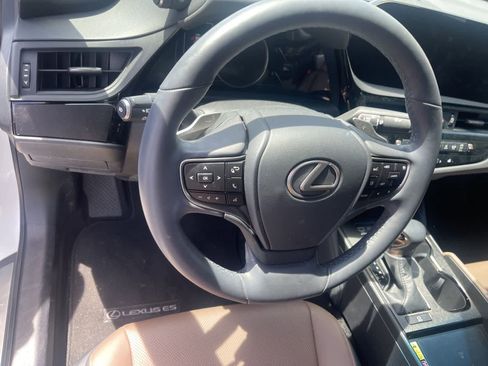 Used 2023 Lexus ES 350 w/ Premium Package FWD image 7