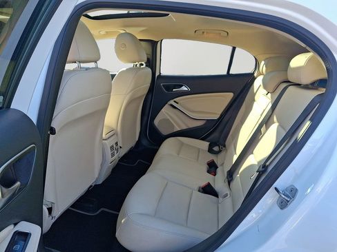 Used 2019 Mercedes-Benz GLA 250 4MATIC image 8