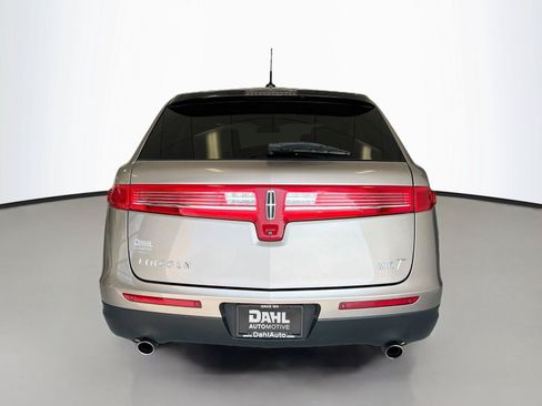 Used 2019 Lincoln MKT AWD image 12