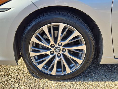 Used 2019 Lexus ES 350 w/ Premium Package FWD image 11