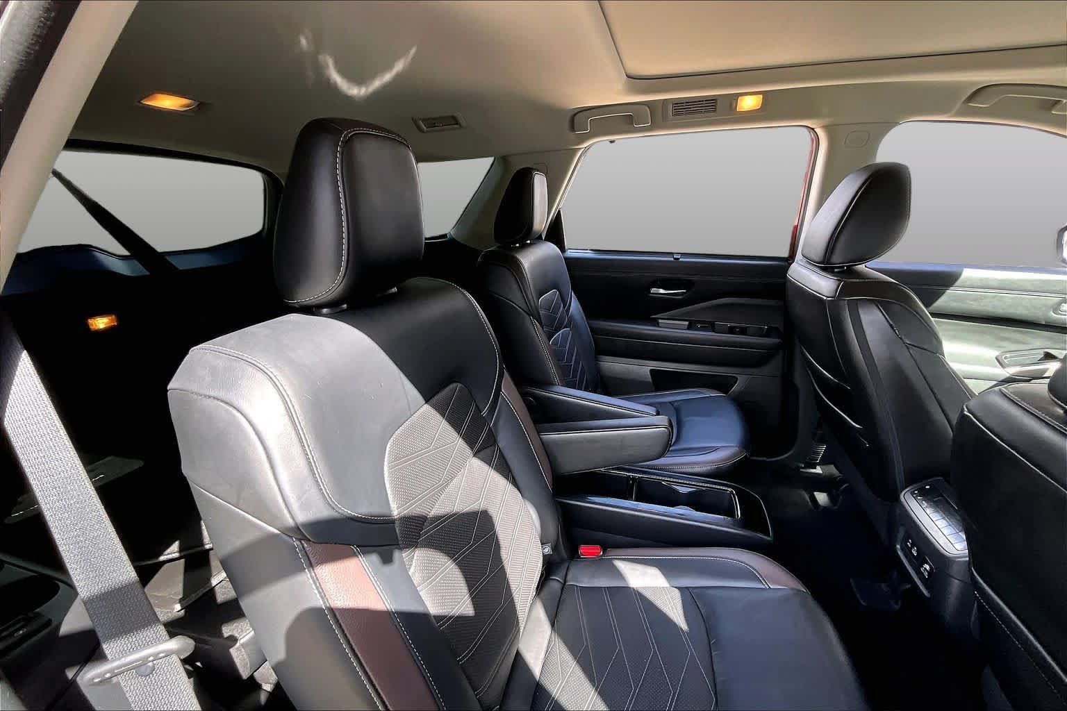 Certified 2023 Nissan Pathfinder Platinum FWD image 21