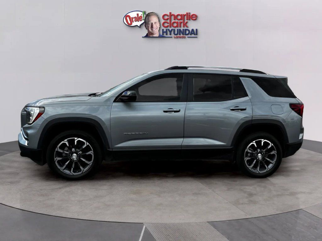 Used 2025 GMC Terrain Elevation w/ Elevation Premium Package AWD/4WD image 2
