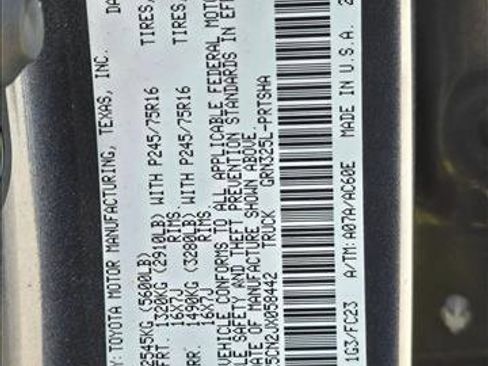 Used 2018 Toyota Tacoma SR5 RWD image 23