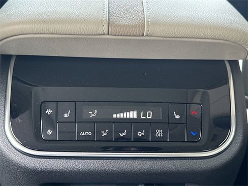 New 2025 Nissan Armada Platinum Reserve image 22