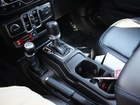 Used 2023 Jeep Wrangler Unlimited Rubicon 4xe AWD/4WD image 10