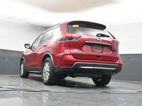 Used 2017 Nissan Rogue SV image 12