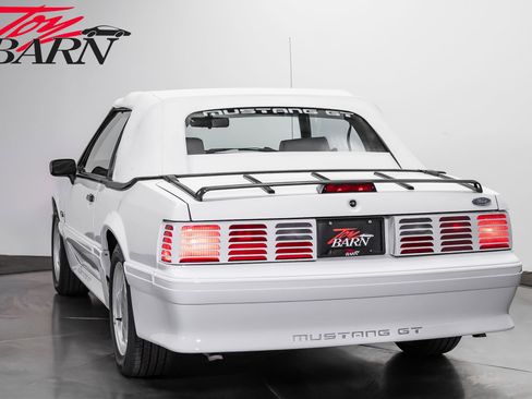 Used 1992 Ford Mustang GT RWD image 19