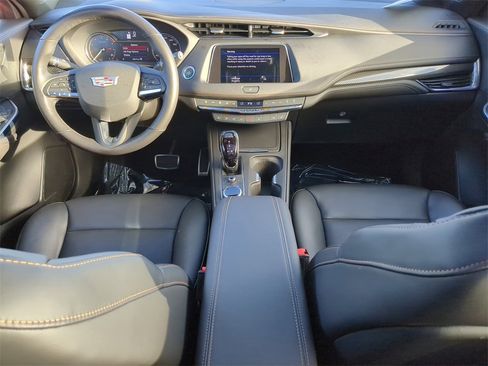 Used 2023 Cadillac XT4 Sport image 12