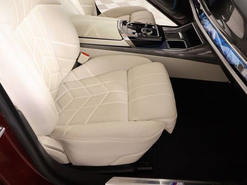 Used 2024 BMW 760i xDrive image 15