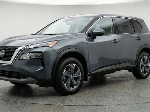 Used 2025 Nissan Rogue SV AWD/4WD image 3