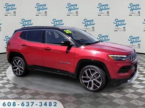 Used 2025 Jeep Compass Limited w/ Elite Group AWD/4WD image 3