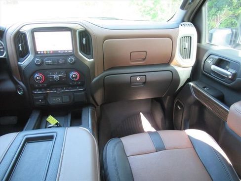 Used 2022 Chevrolet Silverado 3500 High Country w/ Safety Package II AWD/4WD image 14