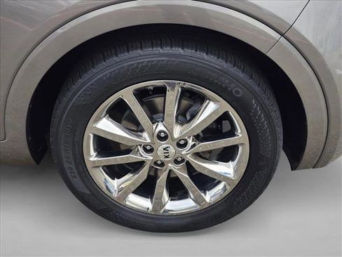 Used 2017 Kia Sorento SX image 9