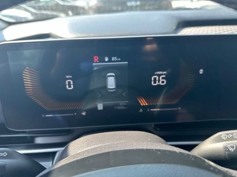 Used 2026 Kia Carnival FWD image 20