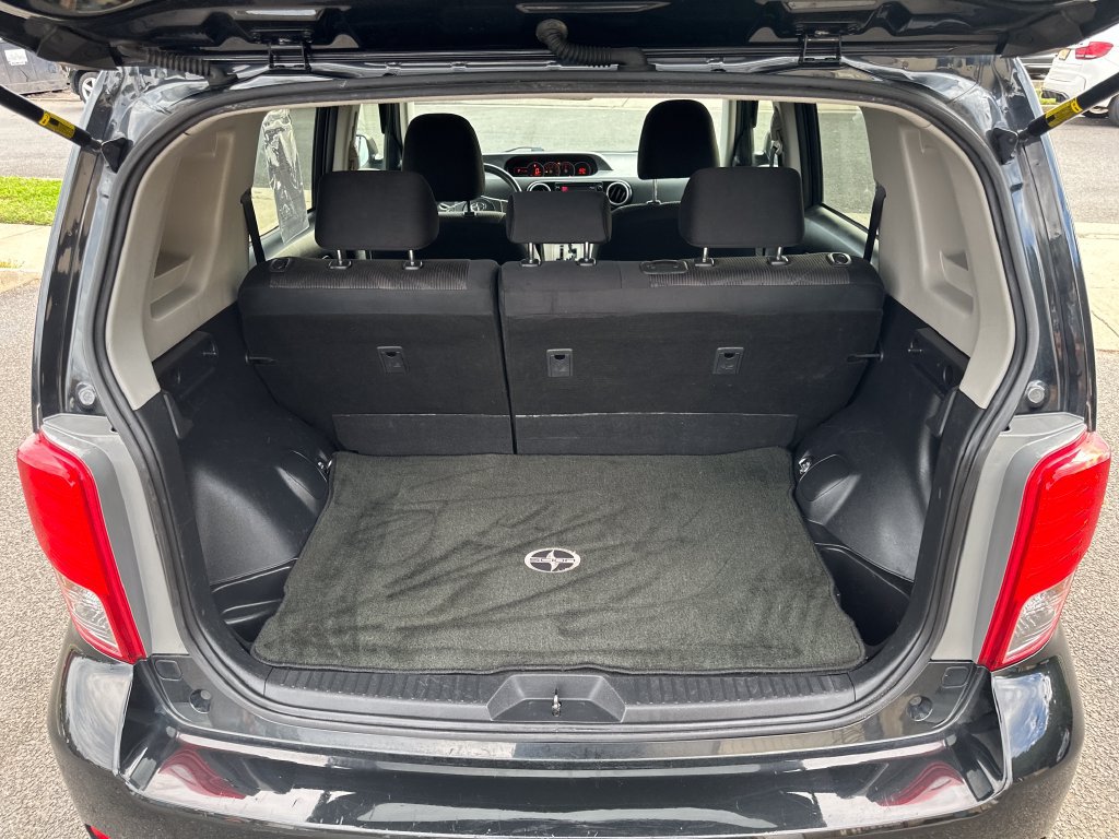 Used 2014 Scion xB FWD image 18