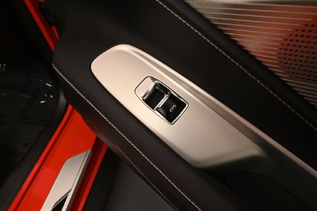 Used 2024 Chevrolet Corvette Stingray Preferred Cpe w/ Battery Protection Package RWD image 33