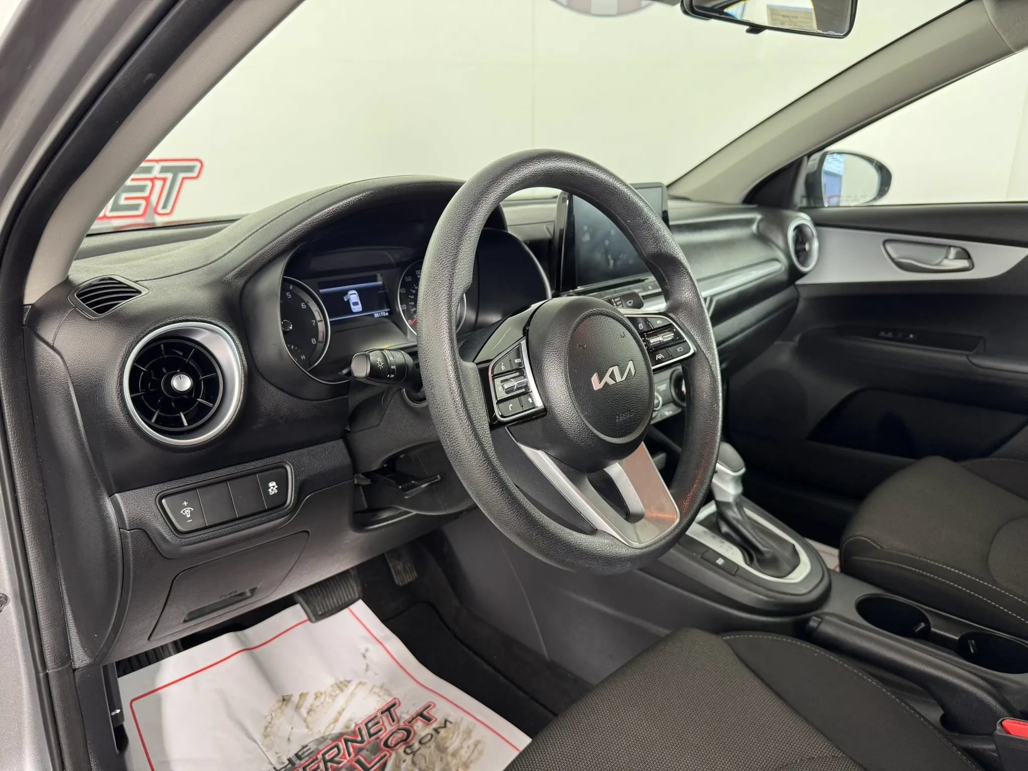 Used 2023 Kia Forte LXS FWD image 10