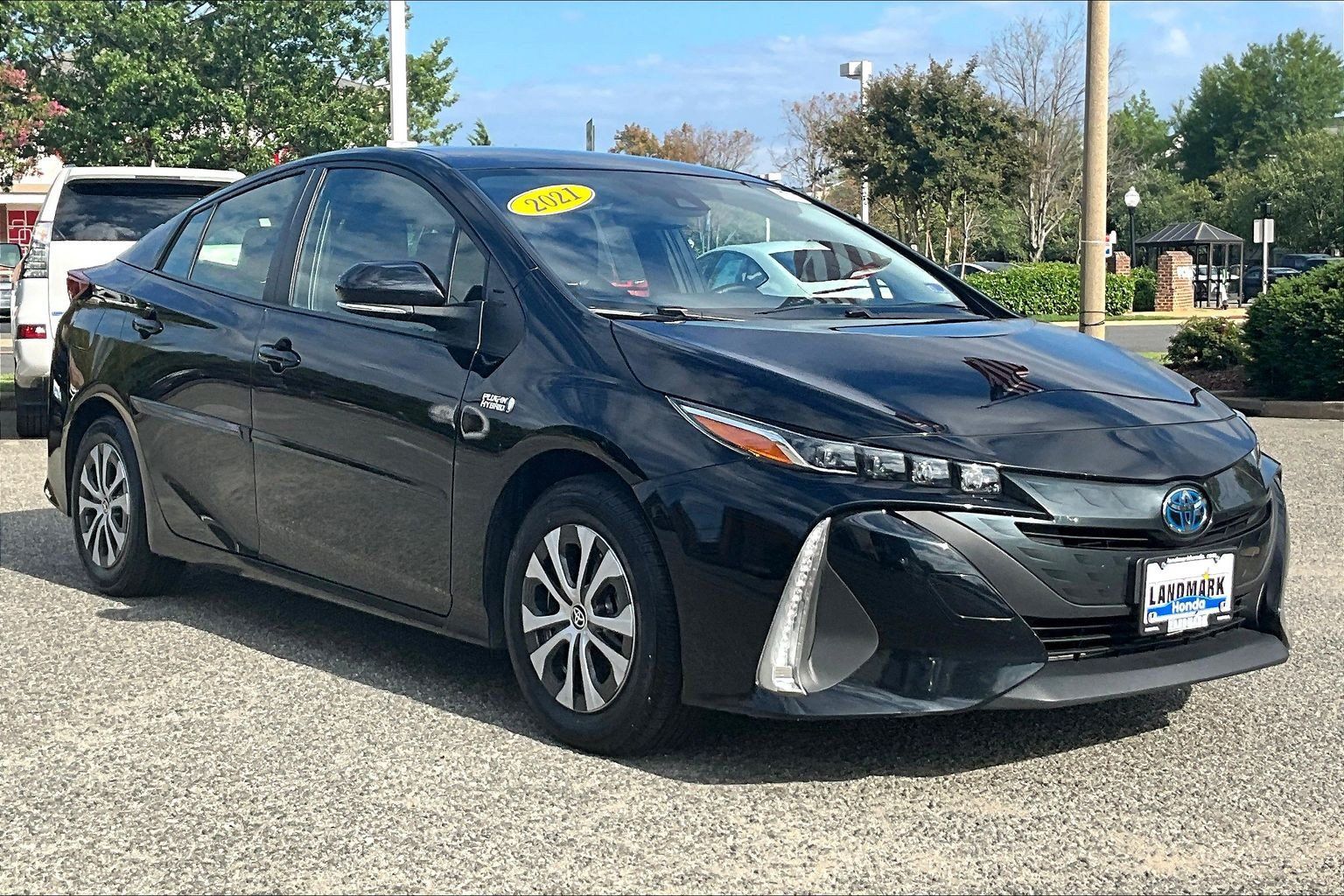 Used 2021 Toyota Prius Prime LE w/ Carpet Mat Package (TMS) FWD image 11