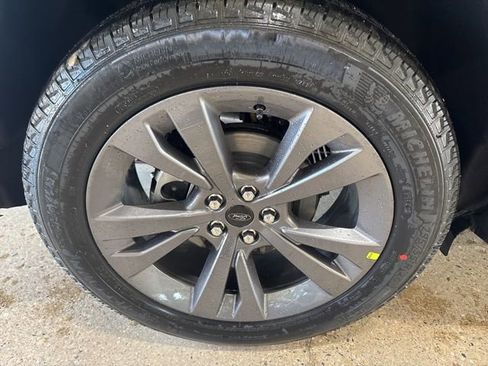 New 2026 Ford Explorer Active w/ Active Comfort Package image 20