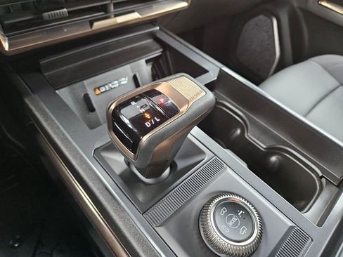 Used 2025 GMC Hummer EV 2X image 25