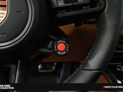 Used 2025 Porsche 911 Carrera S image 32