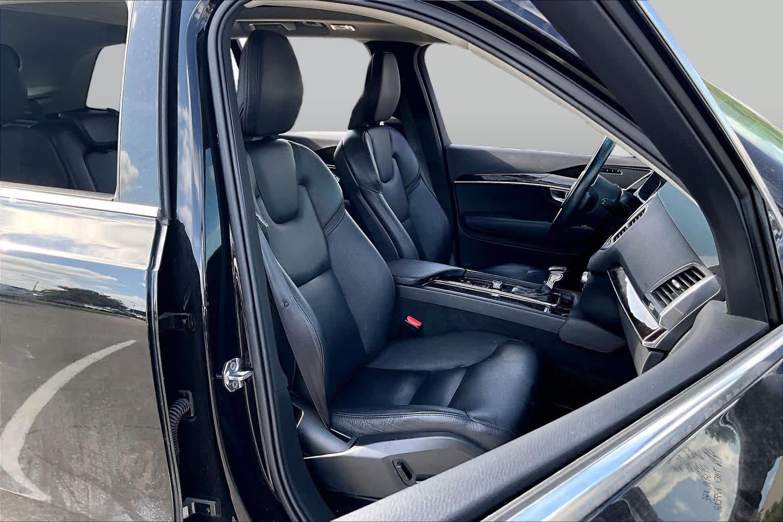 Used 2019 Volvo XC90 T6 Momentum w/ Advanced Package AWD/4WD image 8
