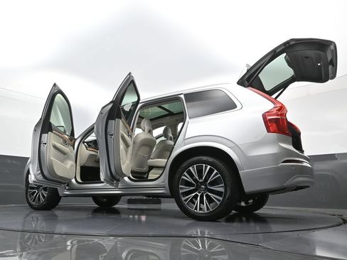 Used 2022 Volvo XC90 T6 Momentum w/ Advanced Package AWD/4WD image 42