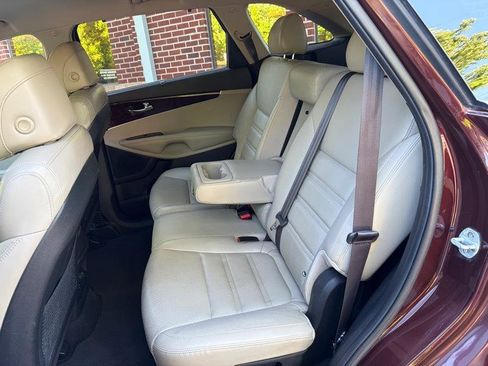 Used 2017 Kia Sorento EX AWD/4WD image 33