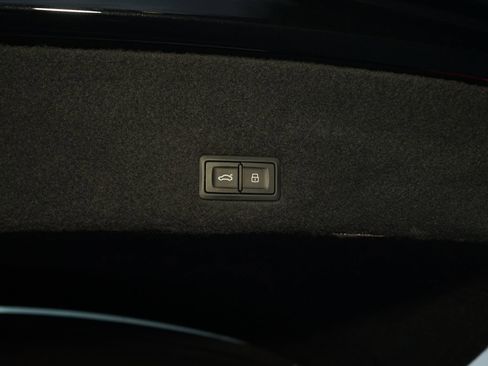 Used 2019 Lamborghini Urus image 36