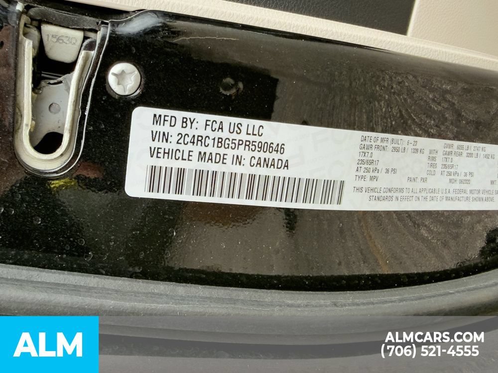 Used 2023 Chrysler Pacifica Touring-L FWD image 20