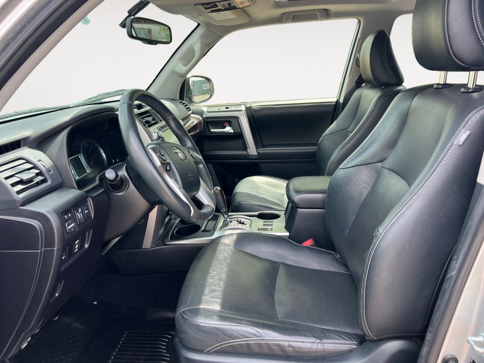 Used 2016 Toyota 4Runner Limited AWD/4WD image 9