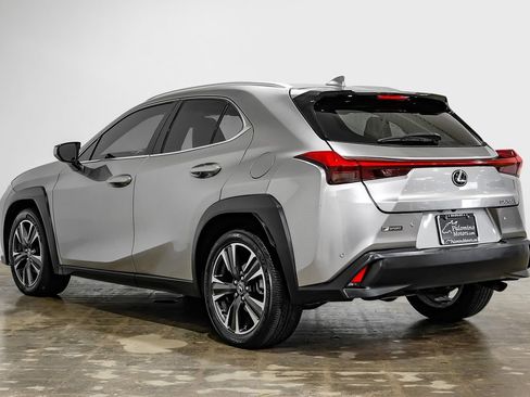 Used 2019 Lexus UX 200 w/ Premium Package FWD image 10