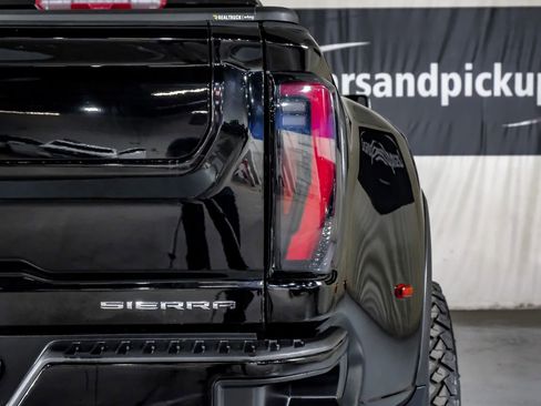 Used 2024 GMC Sierra 3500 Denali Ultimate image 44