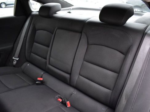 Used 2022 Chevrolet Malibu LT image 21