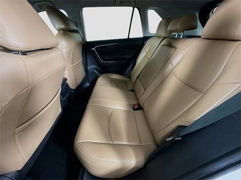 Certified 2019 Toyota RAV4 LE image 22