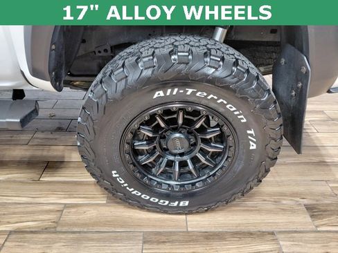 Used 2019 Toyota Tacoma TRD Off-Road image 11