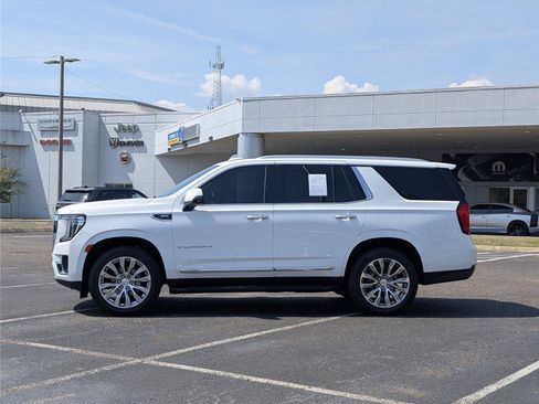 Used 2022 GMC Yukon SLT w/ SLT Premium Package RWD image 2