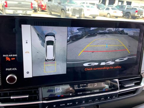 New 2025 Toyota Sienna Platinum image 27