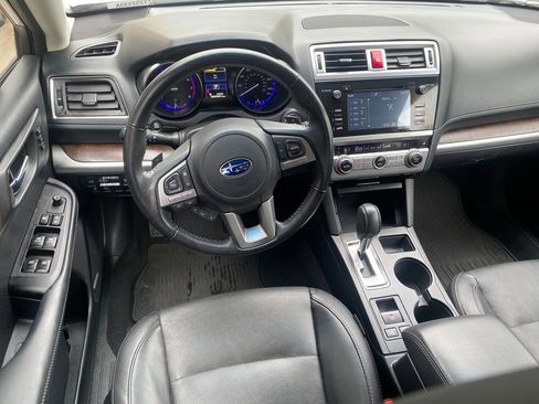 Used 2017 Subaru Outback 2.5i Limited image 12