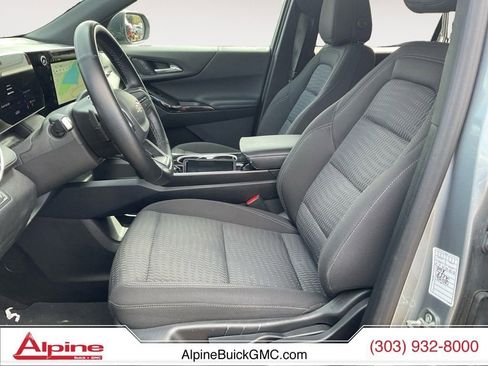 Used 2025 Chevrolet Equinox LT image 9