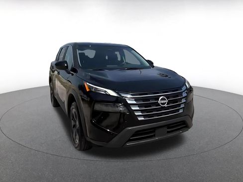Used 2025 Nissan Rogue SV FWD image 3