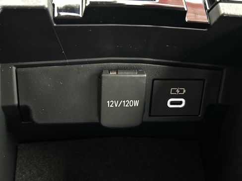 Certified 2024 Toyota Corolla SE w/ SE Package image 32